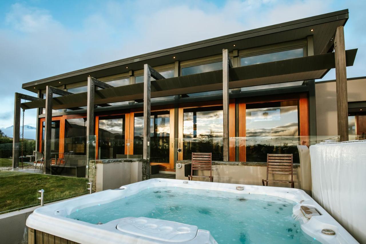 Mt Gold Retreat - Sleeps 8 - Spa Pool - Tennis Court Wanaka Esterno foto