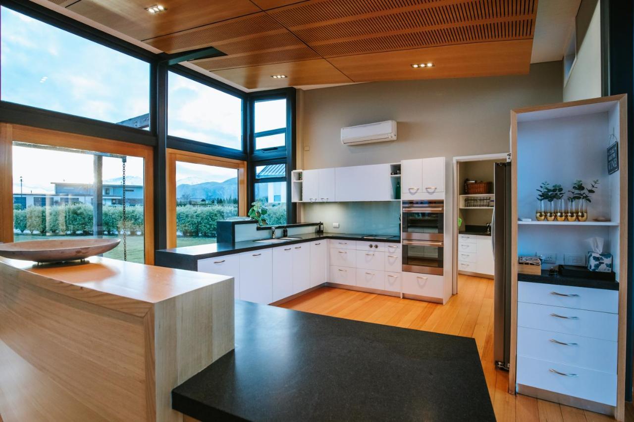 Mt Gold Retreat - Sleeps 8 - Spa Pool - Tennis Court Wanaka Esterno foto